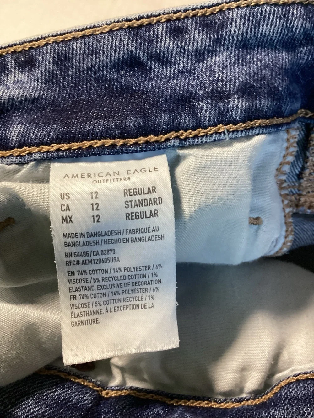 AE 90s Y2KHigh-Rise Slim Mom Jeans in Medium Blue Denim sz 12 - Picture 8 of 11